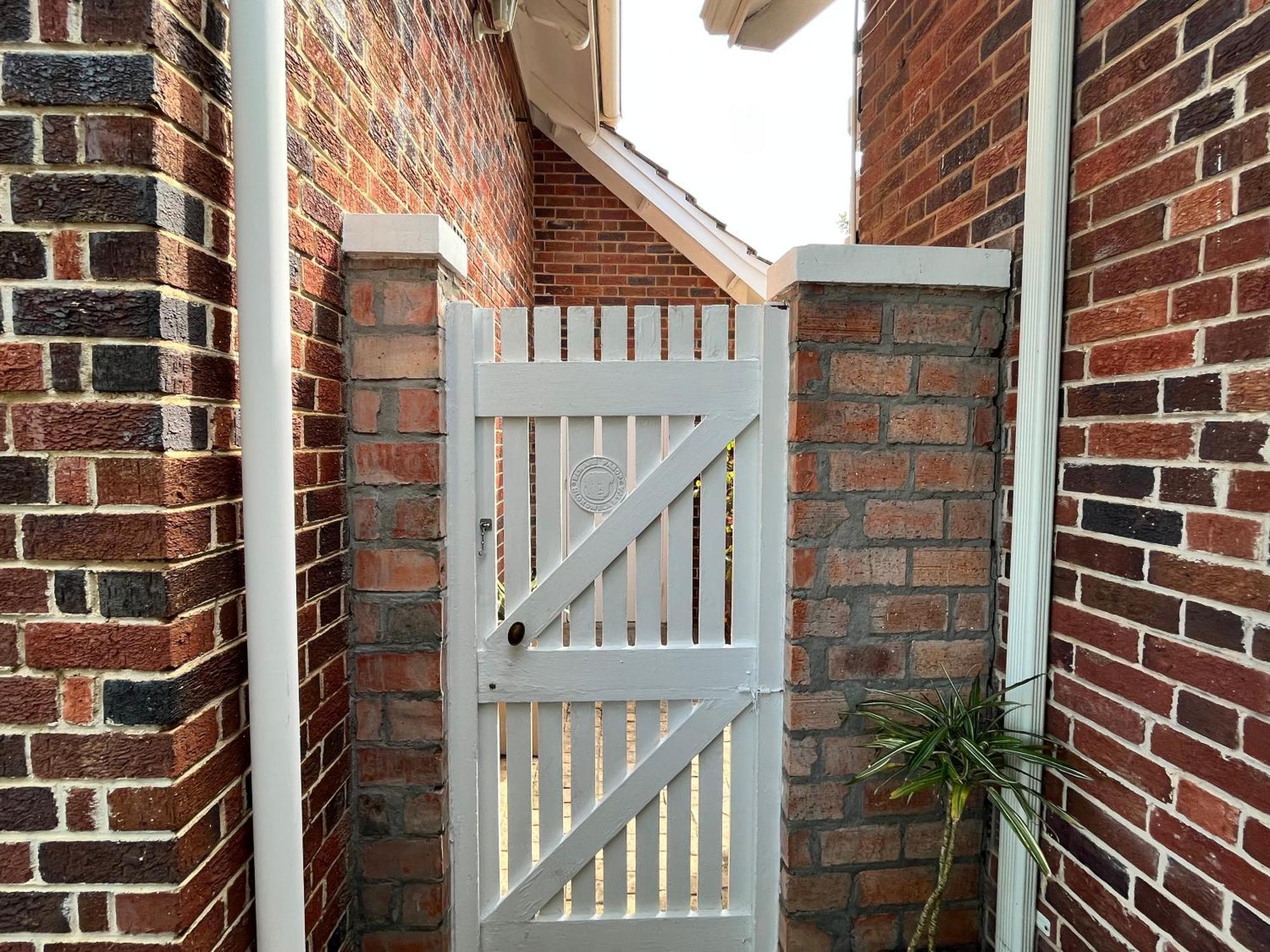 Somerset West Garden Apartments 2 Exterior foto